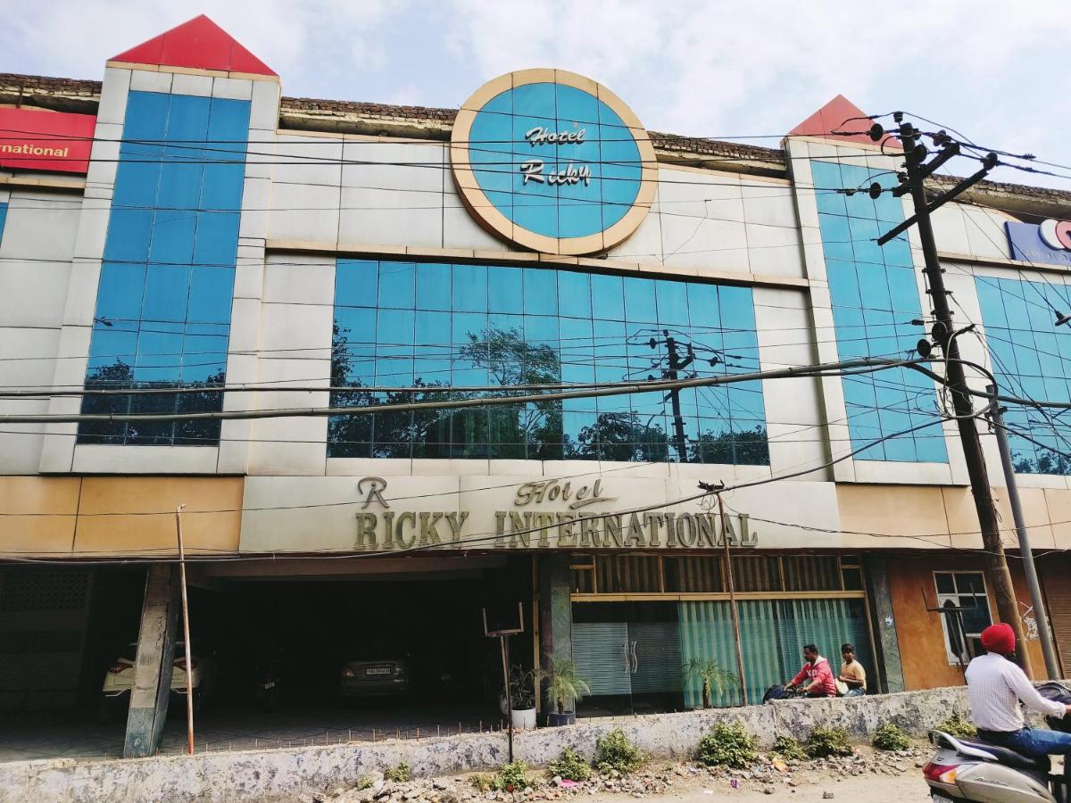 Hotel Ricky International Amritsar Eksteriør bilde