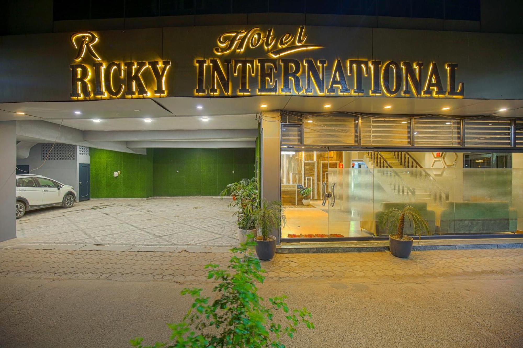Hotel Ricky International Amritsar Eksteriør bilde